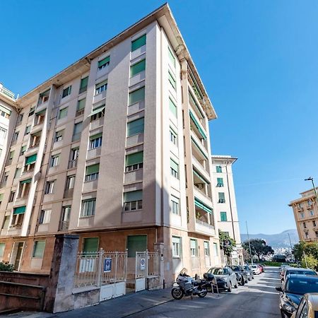 Joivy Cute Flat With Terrace Lägenhet Genua Exteriör bild