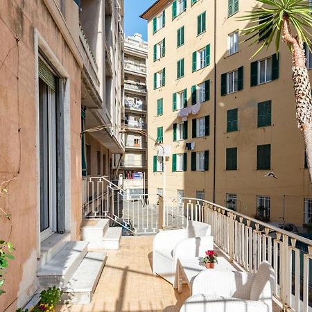Joivy Cute Flat With Terrace Lägenhet Genua Exteriör bild
