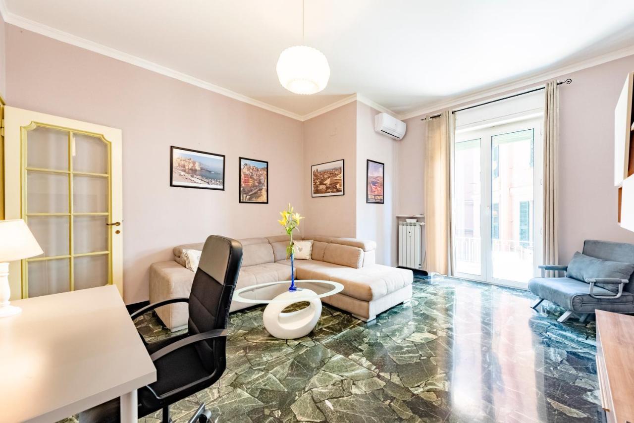 Joivy Cute Flat With Terrace Lägenhet Genua Exteriör bild