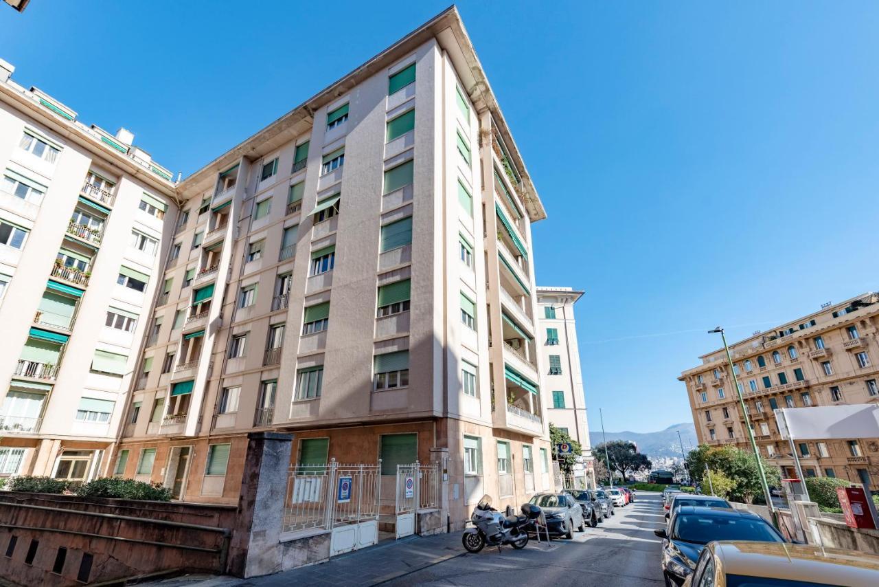 Joivy Cute Flat With Terrace Lägenhet Genua Exteriör bild
