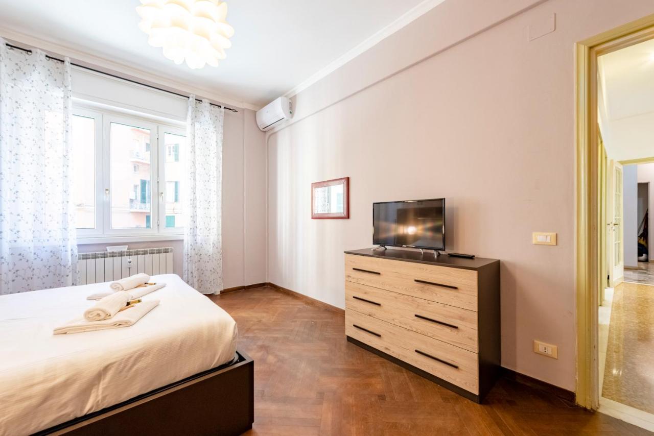 Joivy Cute Flat With Terrace Lägenhet Genua Exteriör bild